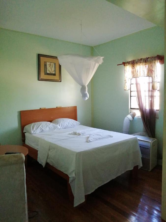 Ms. Holder's Comfort Villa Georgetown Eksteriør billede